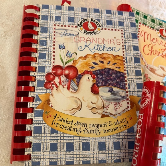 Gooseberry Patch Christmas & Grandma Cookbook Set of 3 - Picture 3 of 5